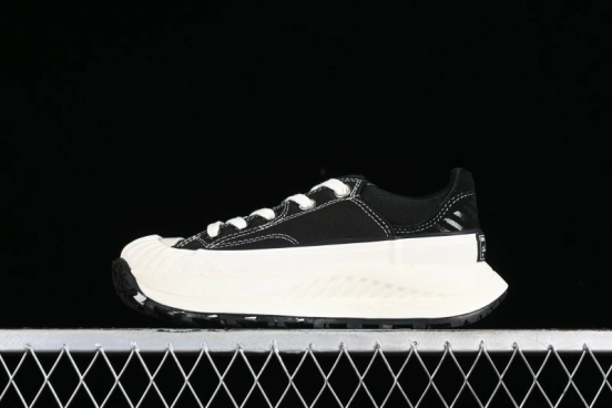 Converse Chuck 70 AT-CX Retro Platform Low-Top Sneakers with Outdoor Functional Design - A06557C