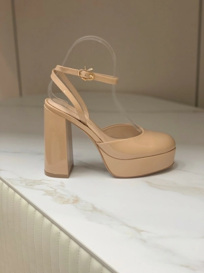2025 Women Gianvito Rossi Beige Patent Leather Platform Heels KFY00340