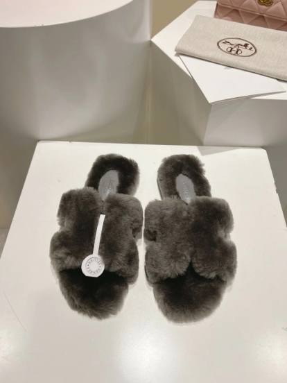 Hermès 2025 SS Love Fur Slippers Flat Sole Autumn Winter Collection - LY00240